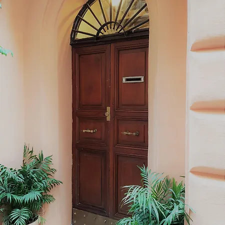 ومطعم هاريز بار تريفي روما