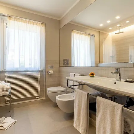 ومطعم هاريز بار تريفي 5* روما
