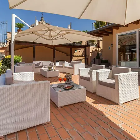 Otel Harry's Bar Trevi & Restaurant