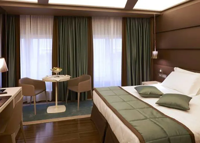 ホテル ハリーズ バー トレビ ホテル＆レストラン 5*