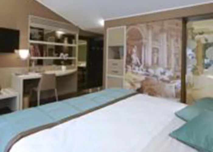 ホテル ハリーズ バー トレビ ホテル＆レストラン 5*