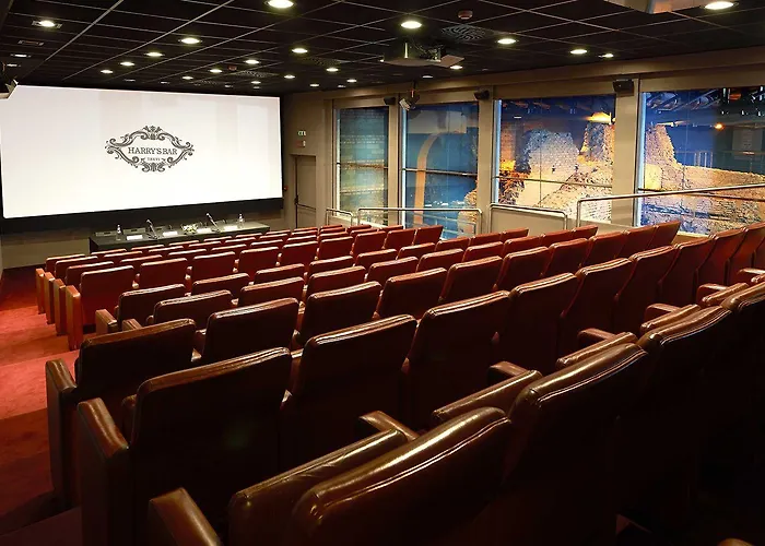 ホテル ハリーズ バー トレビ ホテル＆レストラン