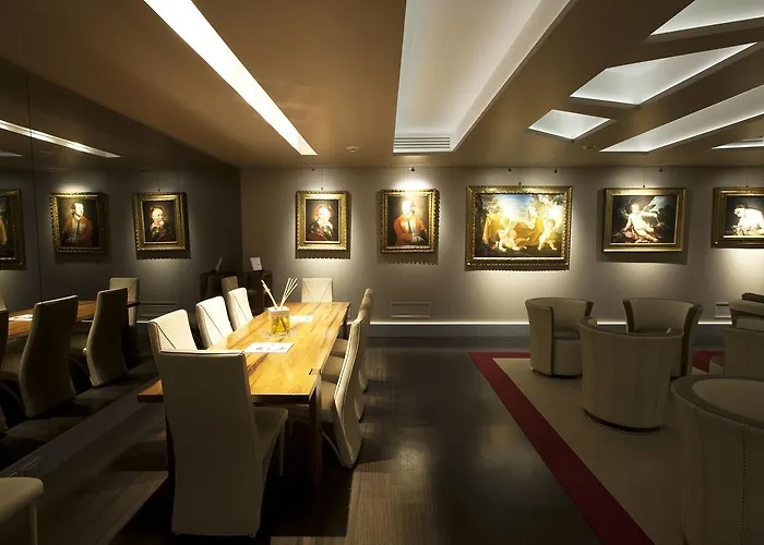 ホテル ハリーズ バー トレビ ホテル＆レストラン