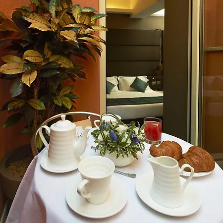 ومطعم هاريز بار تريفي 5*